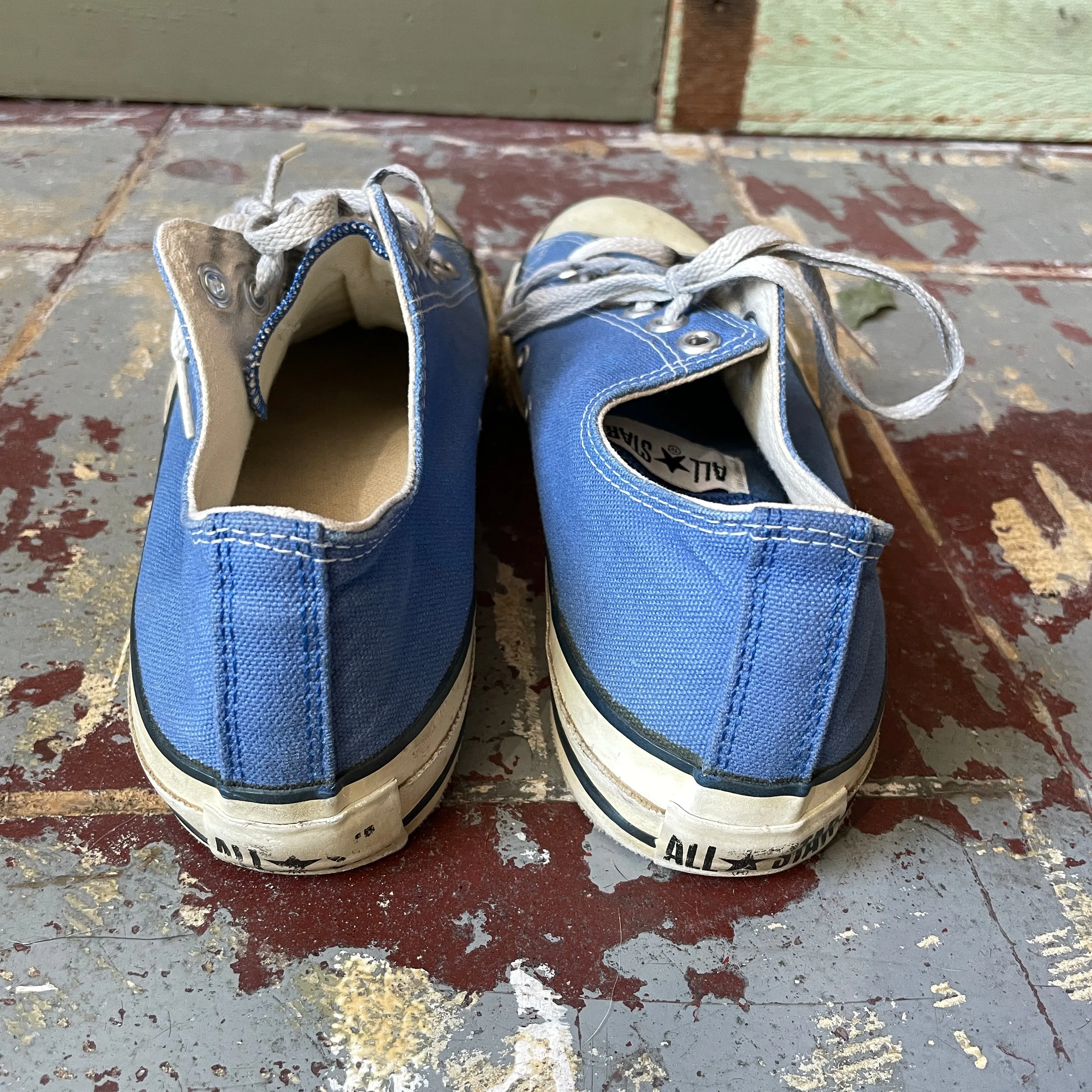 90’s Converse Low Tops - M's 9.5 W's 10.5