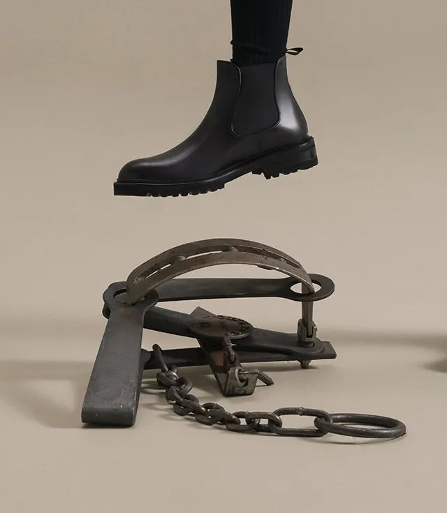 Black Leather Ferneto Chunky Chelsea Boots - Hiking and Trekking Boots