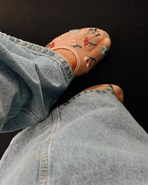 Embroidered flower breathable canvas shoes