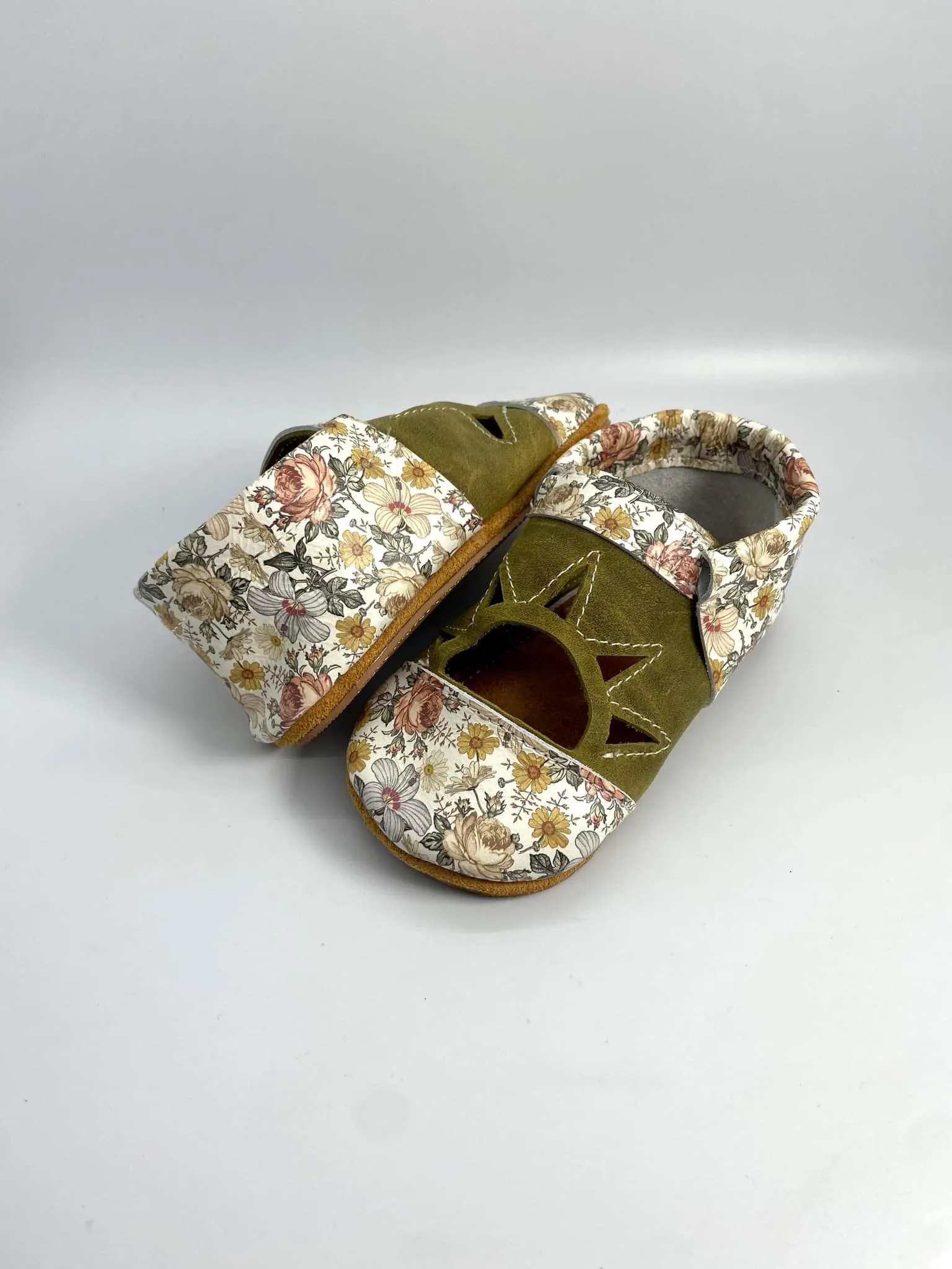Olive Vintage Floral Sunrise