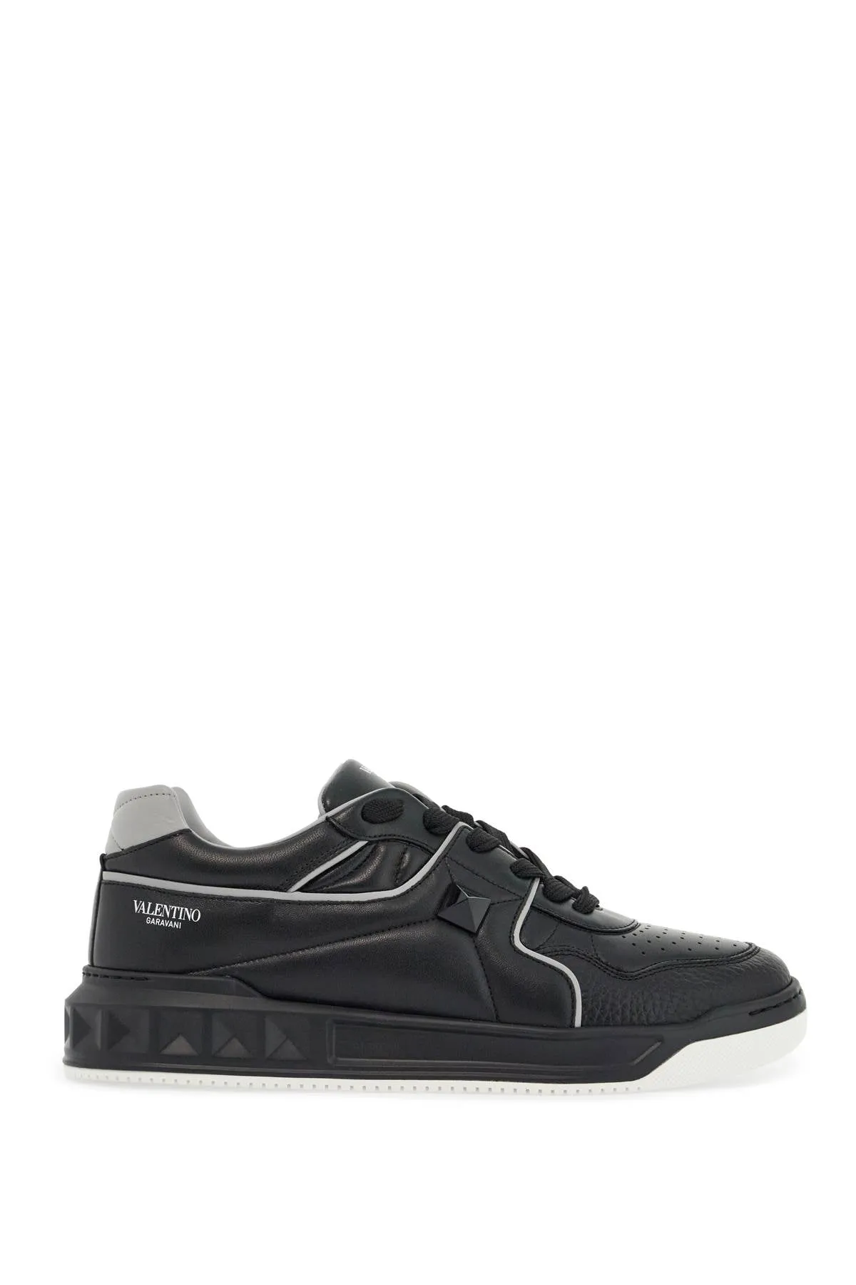 One Stud Low-Top Sneakers