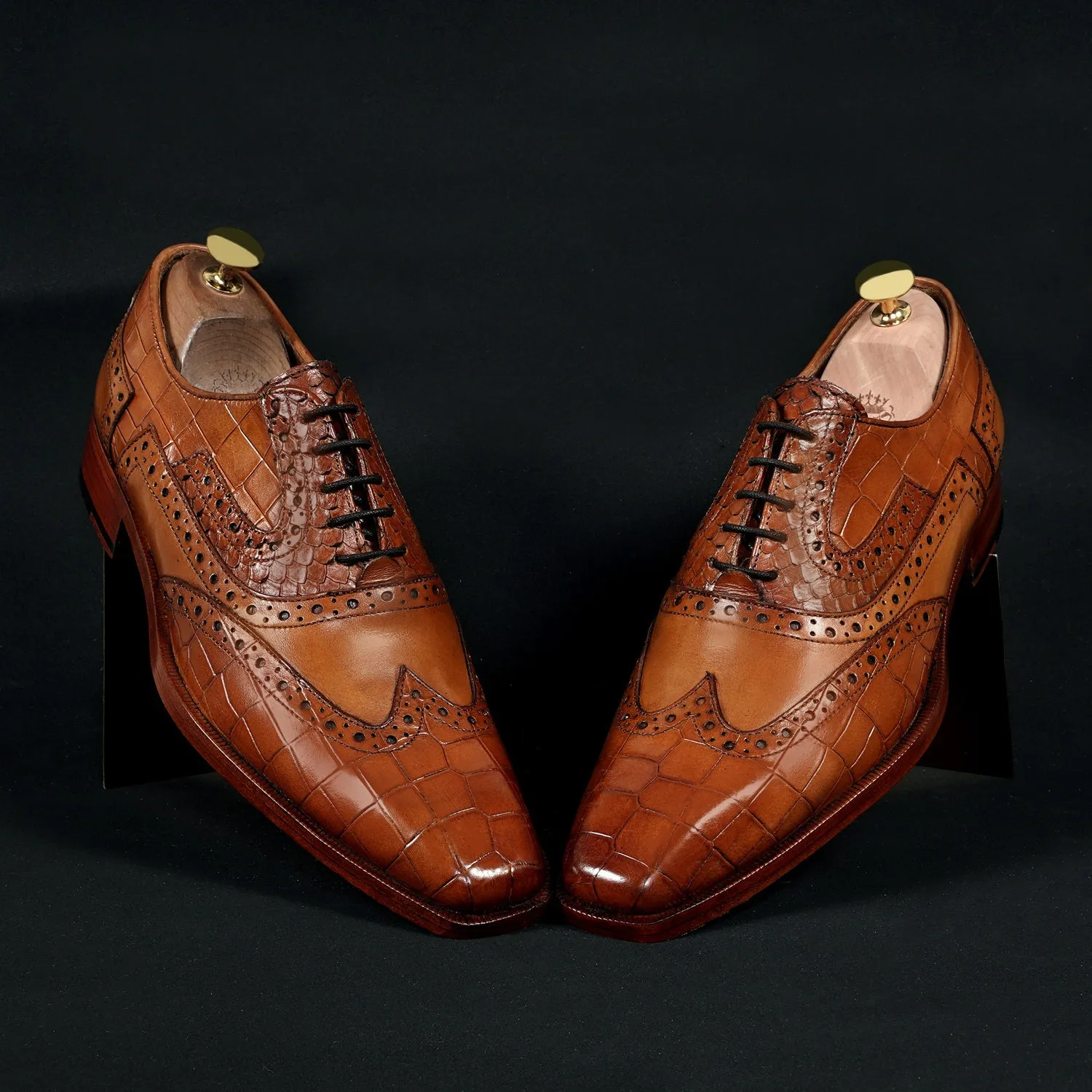 Tan Leather Formal Shoes with Wingtip Punching Brogue Oxford Lace-Up Closure