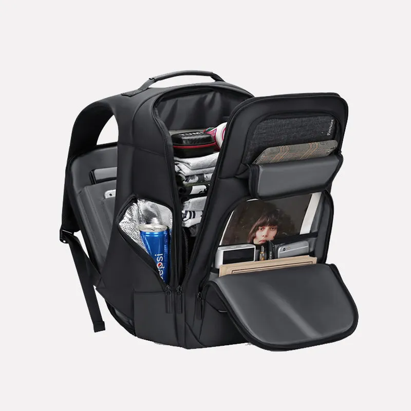 The Grandmaster Premium Backpack 17"