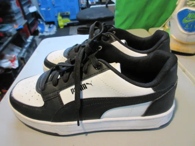 Used Puma Caven Sneakers Size 5