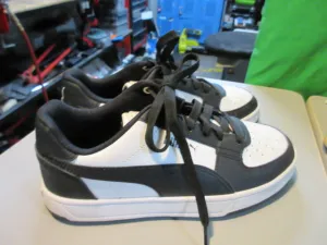 Used Puma Caven Sneakers Size 5