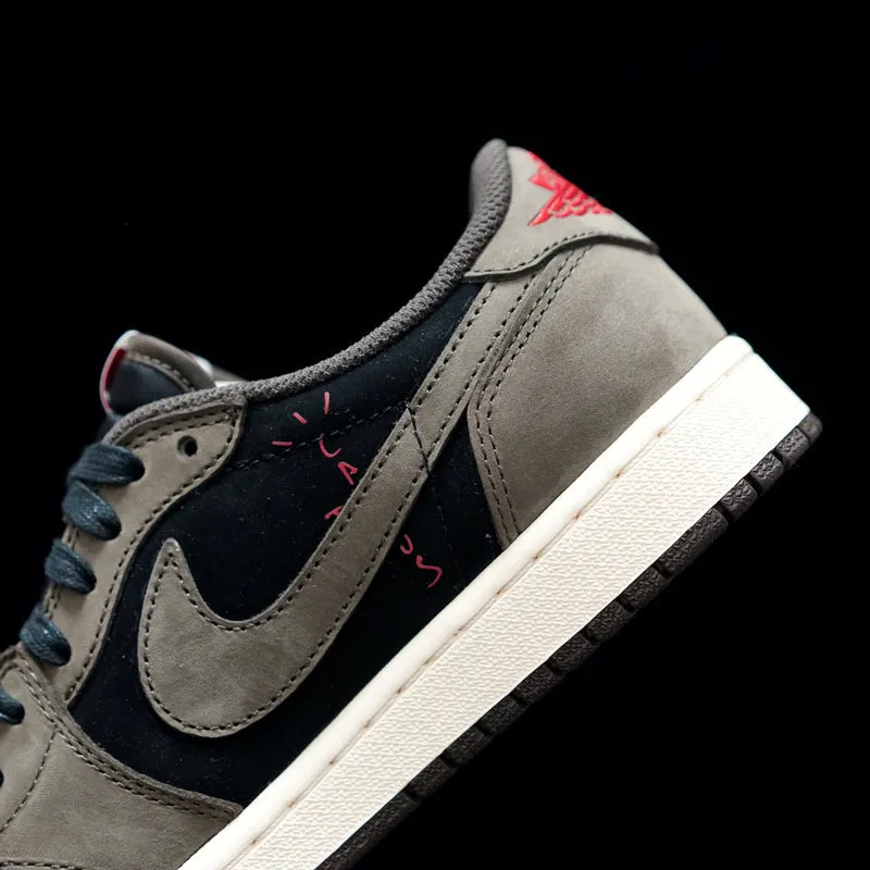 VO -TS x AJ1 Barb Low Top