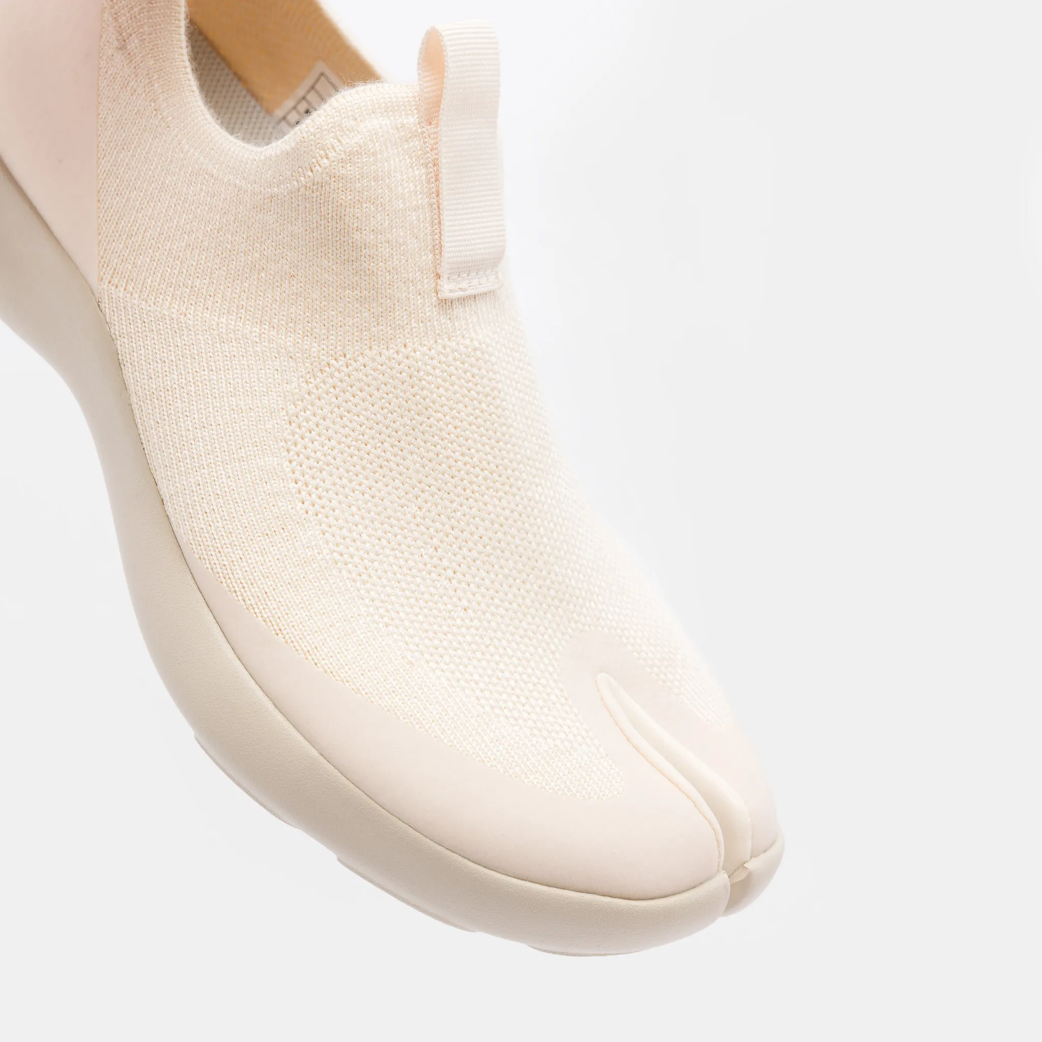 Womens Tabi Shoe in Off White
